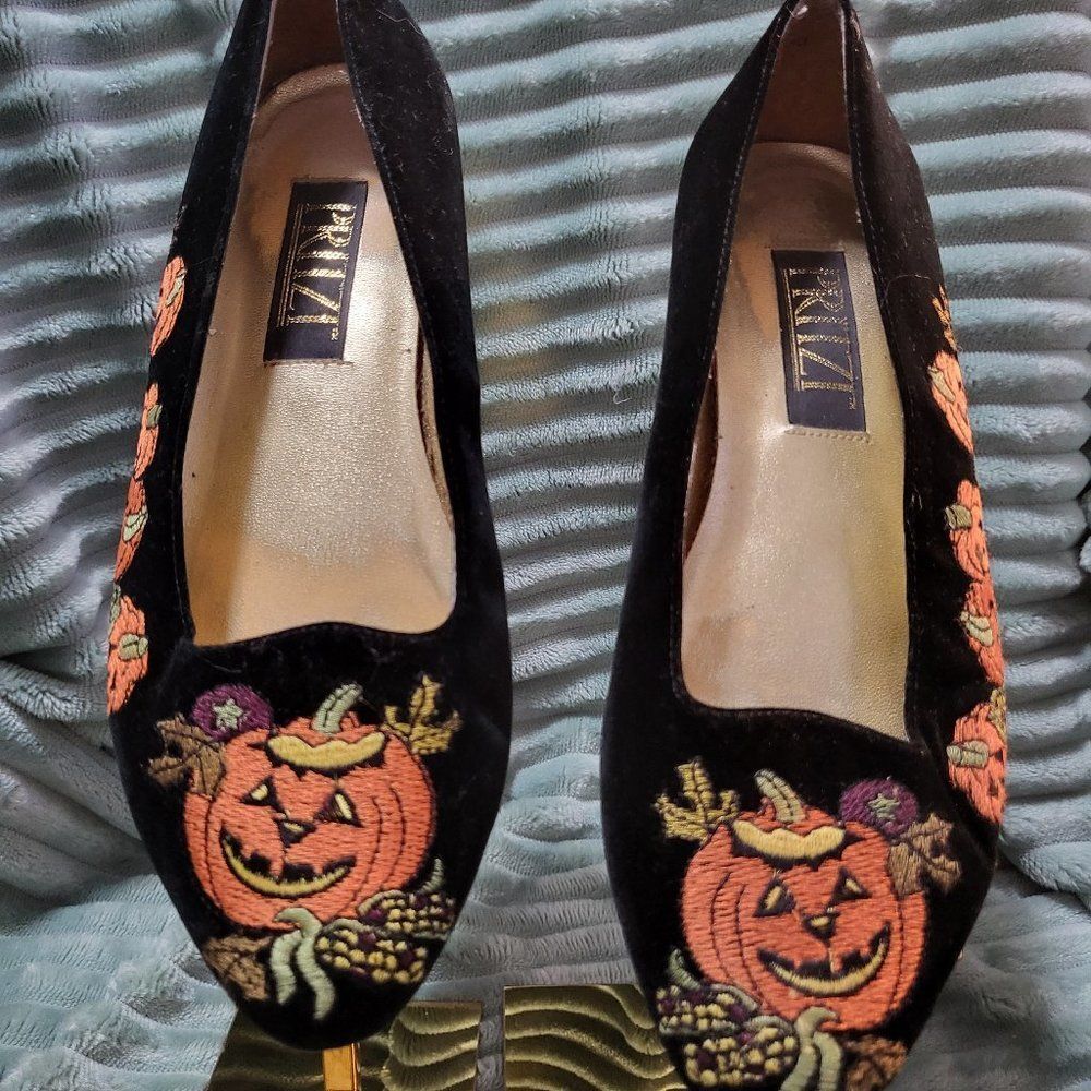 PRITZI Embroidered, Velvet Halloween Flats. Sz 7.5